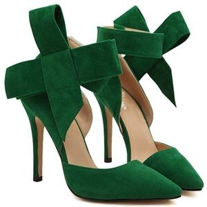 ✨GREEN SUEDE FOUR SEASONS BOW HEEL WOMANS SHOE*NWT